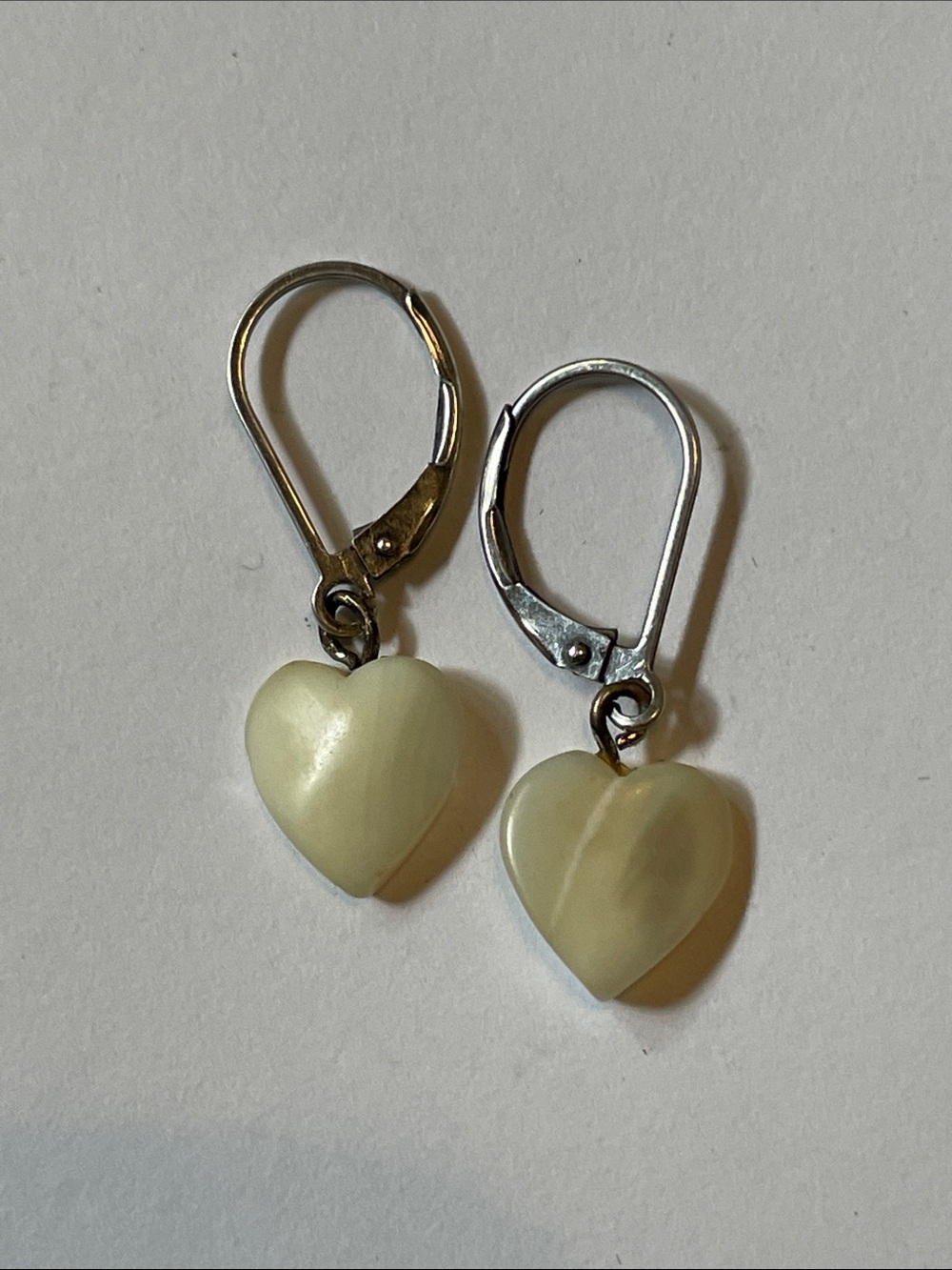 924 Heart Drop Earrings in Cream Mother of Pearl